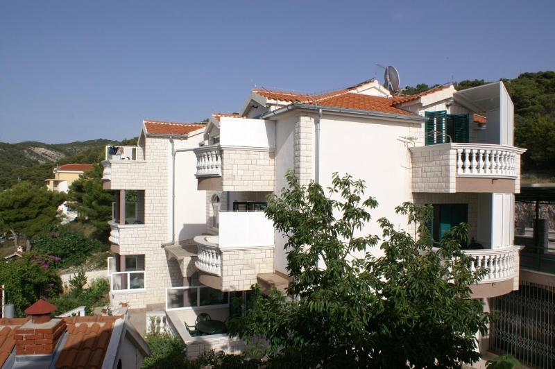 Apartments by the sea Bilo Primosten - 4202 - image 41