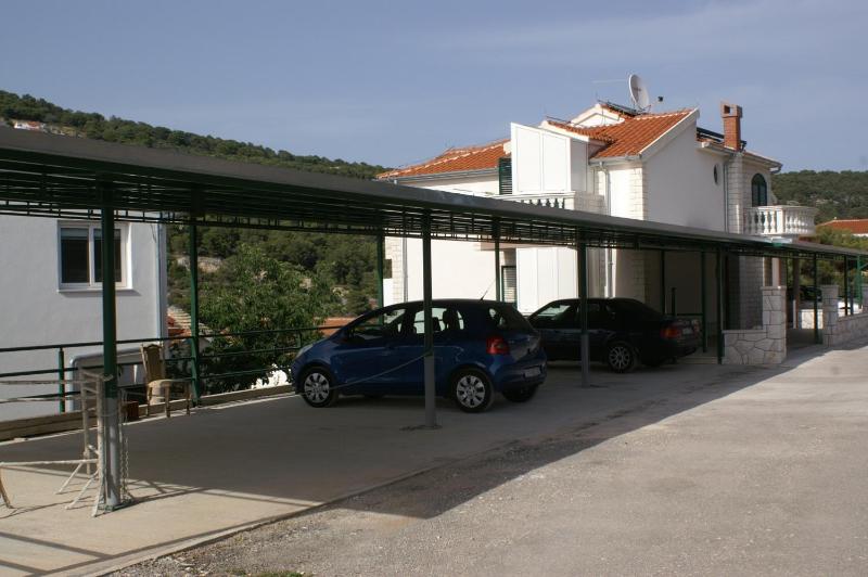 Apartments by the sea Bilo Primosten - 4202 - image 16