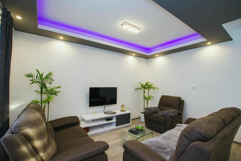 Two-Bedroom Apartment with Terrace and Sea View image 1