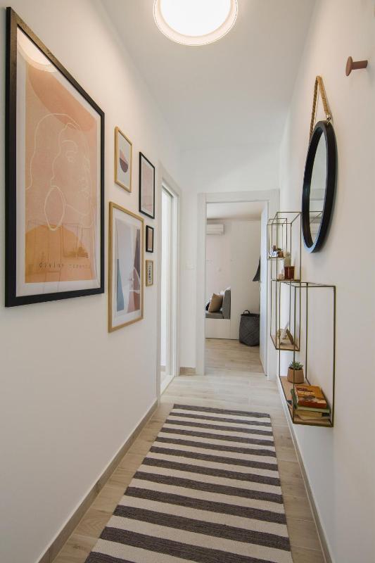 One-Bedroom Apartment with Terrace and Sea View image 2