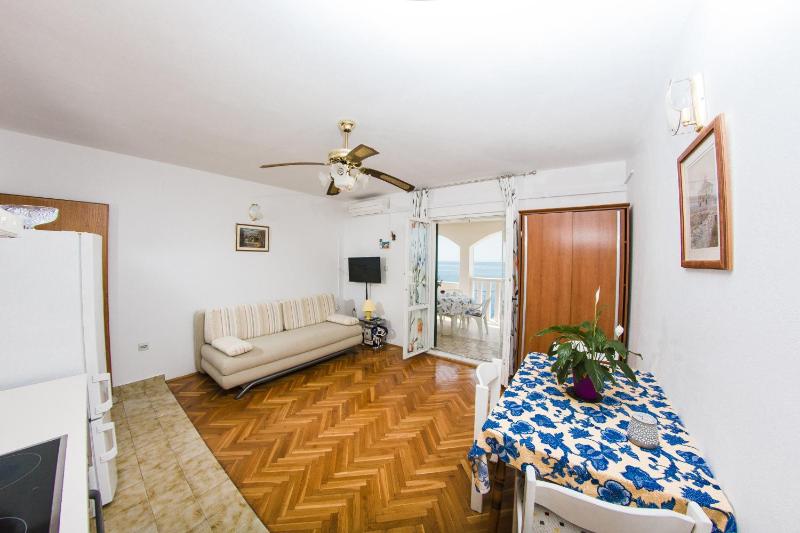 One-Bedroom Apartment with Terrace and Sea View image 2