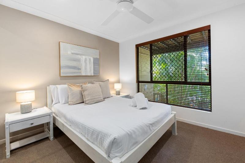 Corona St Secluded Sunshine Beach Duplex with Private Pool - image 12