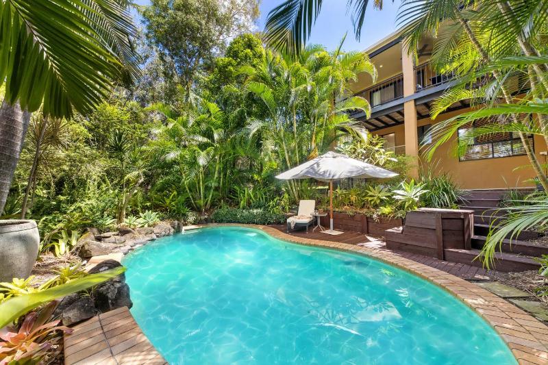 Corona St Secluded Sunshine Beach Duplex with Private Pool - image 9