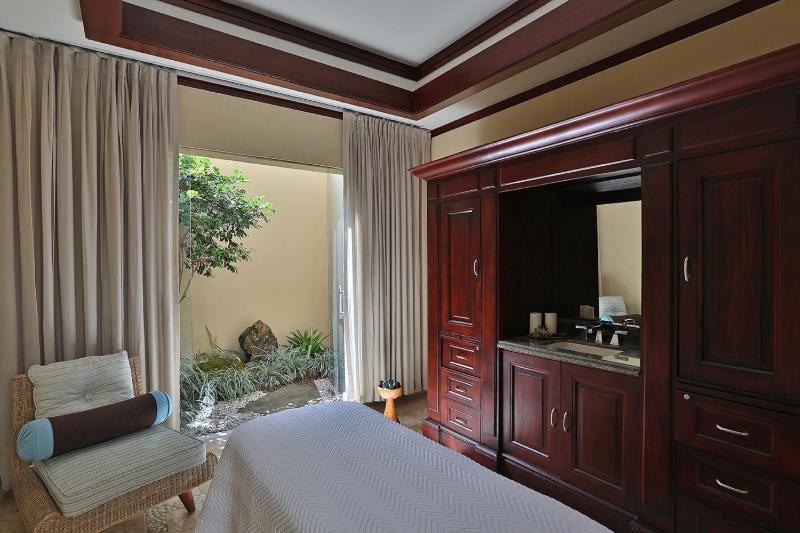 InterContinental Costa Rica at Multiplaza Mall By IHG - image 3