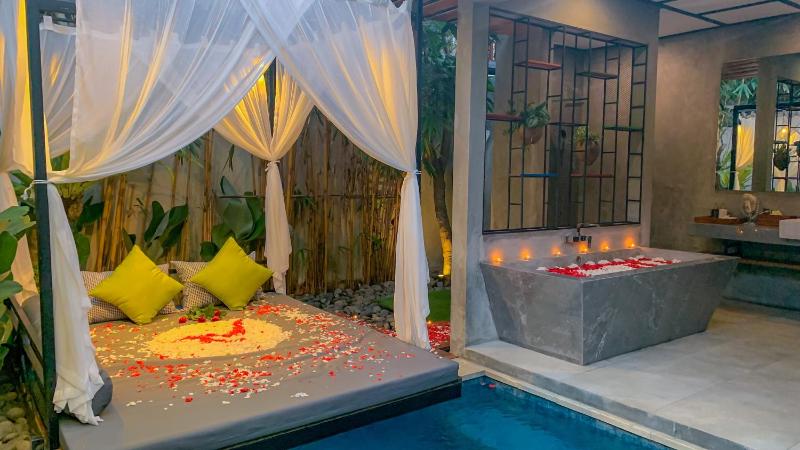 Vinna Villa Seminyak Romantic Private Pool Villa - image 11