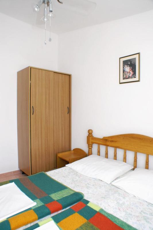 One-Bedroom Apartment with Terrace and Sea View image 4