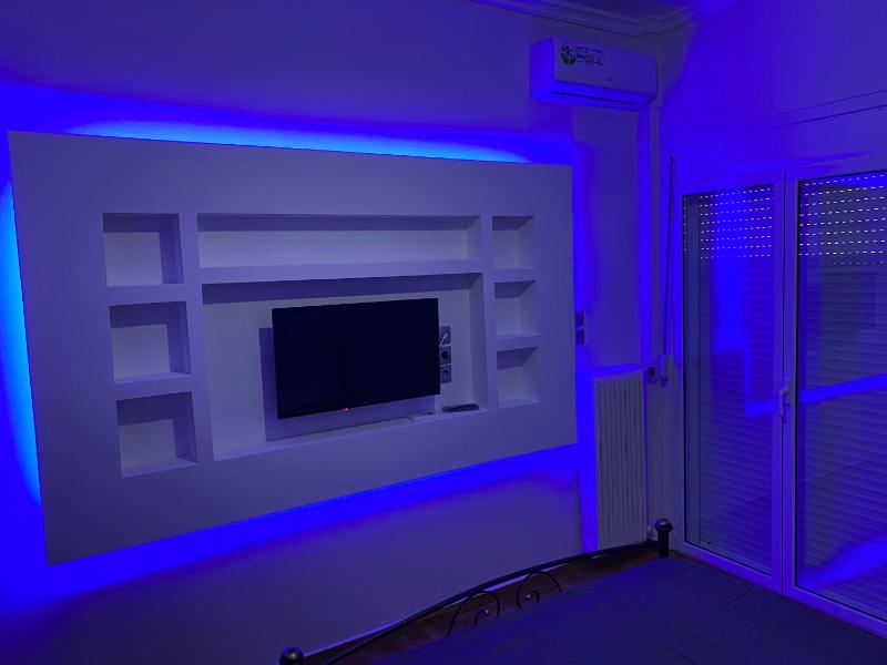 One-Bedroom Apartment image 2