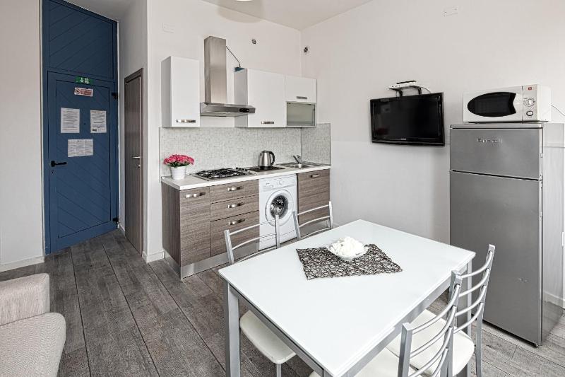 One-Bedroom Apartment image 2