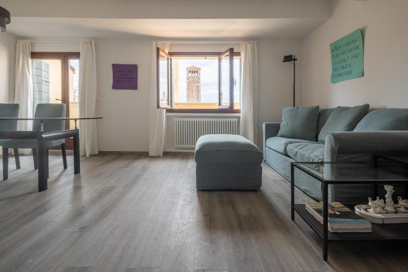Bright Apartment On Venetian Roofs R&R - image 9