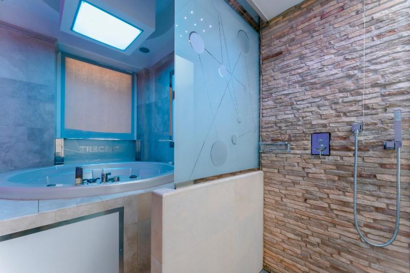 Deluxe Junior Suite image 2