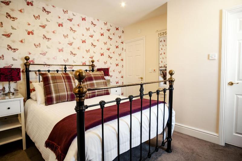 Executive Suite image 3