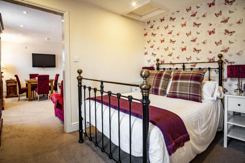 Executive Suite image 1