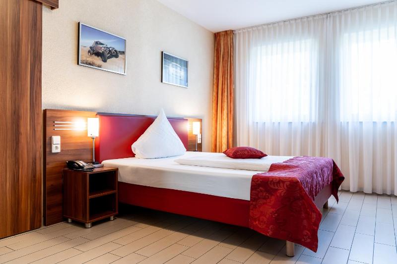 Double Room image 2