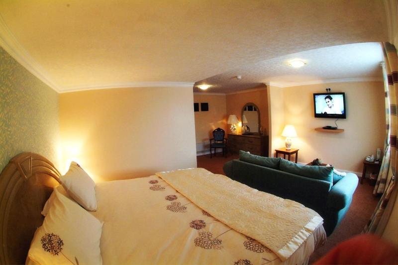 Executive Double Room image 3