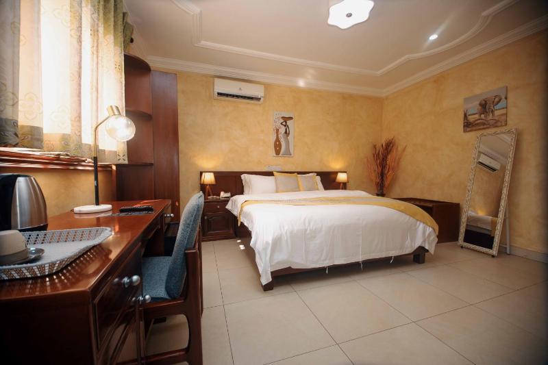 Cocktail and Dreams Hotel - image 7