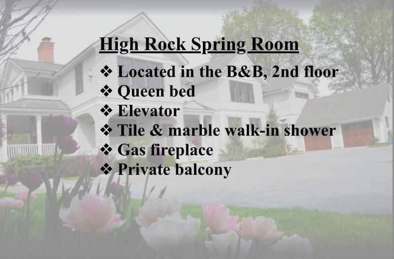 Queen Room with Balcony image 2