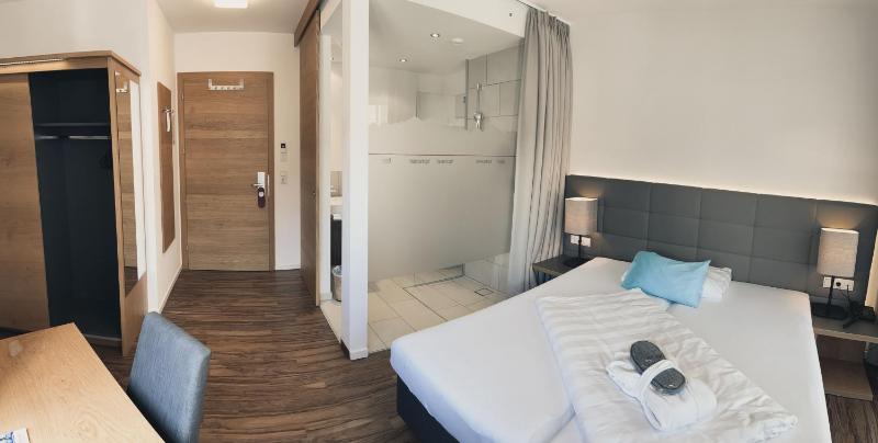Single Room image 4