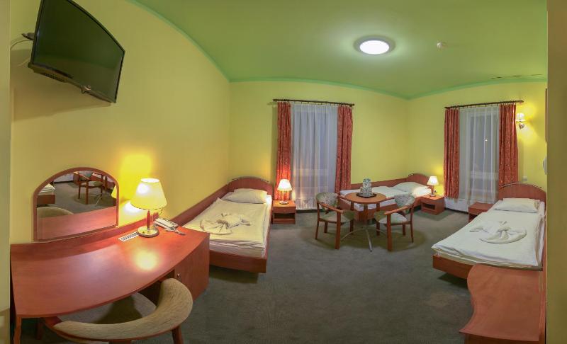 Triple Room image 2