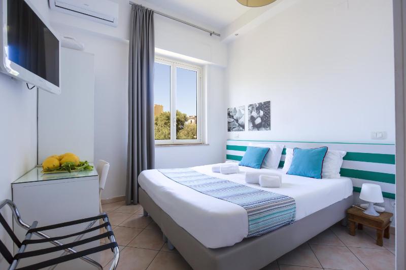 Economy Double or Twin Room No Sea View image 1