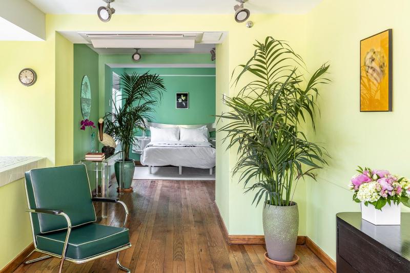 Pelican Hotel - image 40