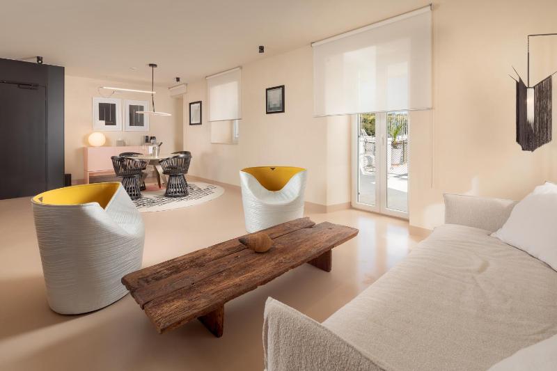 Executive Suite image 1