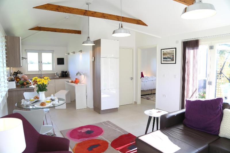 One-Bedroom House image 3