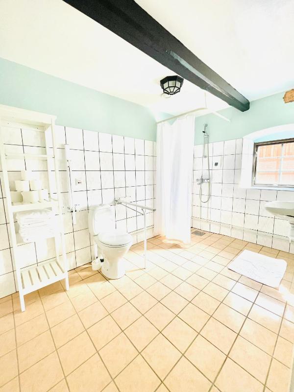 Family Room image 1