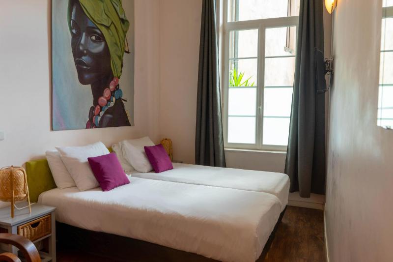 Twin Room image 1