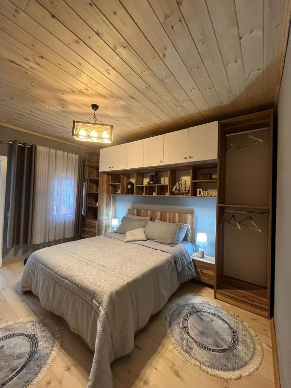 Double Room with Balcony image 4