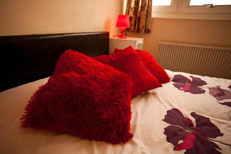 City Centre Apartment - Your own 7 Bedrooms Apartment at THE FORESTERS INN - Huntingdon Street - opposite Victoria Centre Shopping Centre - Full Kitchen - Pub is Not Open - Parking Cars and High Top Vans at five pounds a Day - Sunday 1pm Check-Out - image 21