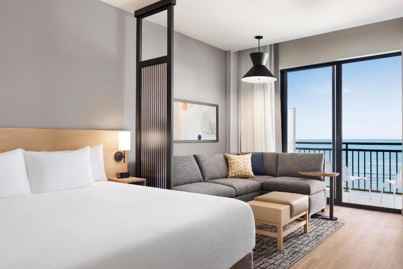 Oceanfront King Room with Sofa Bed image 3