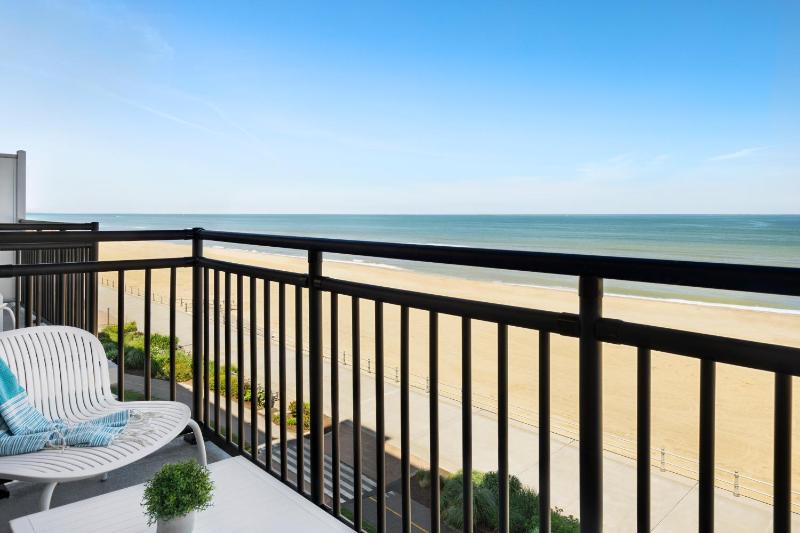 Oceanfront Queen Room with Two Queen Beds image 3
