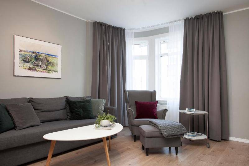 Mid-Century Modern Styled Apartment - image 11