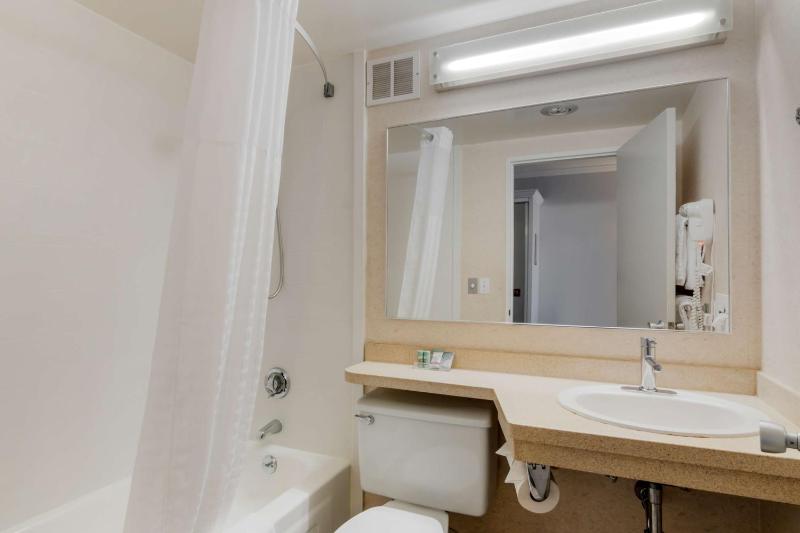 King Room image 2