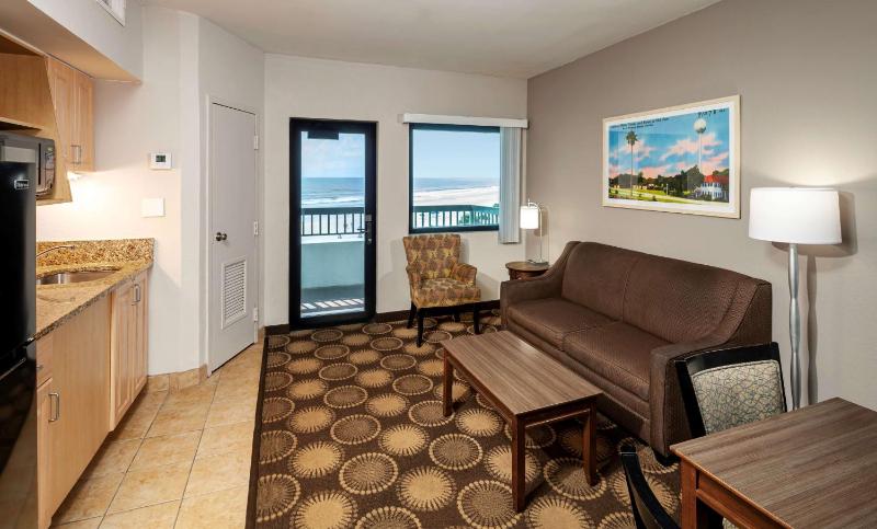 Best Western New Smyrna Beach Hotel and Suites - image 37