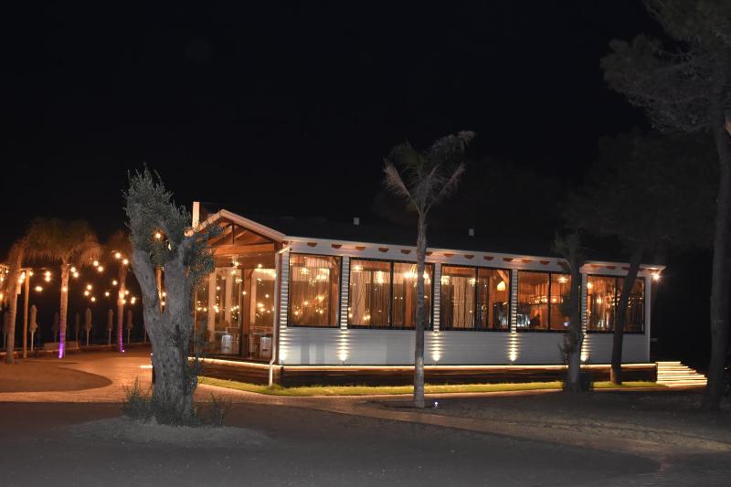 Posh villa 1 - image 2