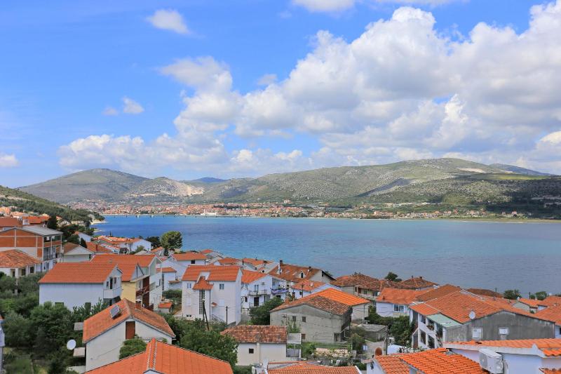 Two-Bedroom Apartment with Terrace and Sea View image 3