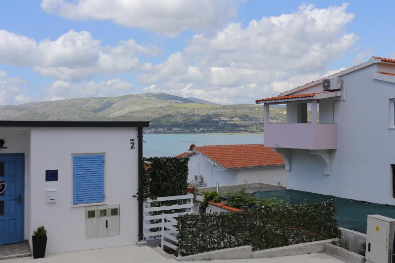 Two-Bedroom Apartment with Terrace and Sea View image 2
