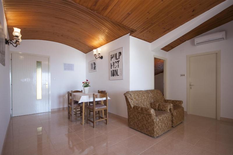 Apartment with Terrace and Sea View image 4