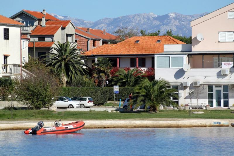 Apartments by the sea Privlaka Zadar - 5813 - image 1