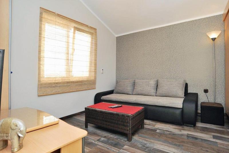 One-Bedroom Apartment with Terrace and Sea View image 1