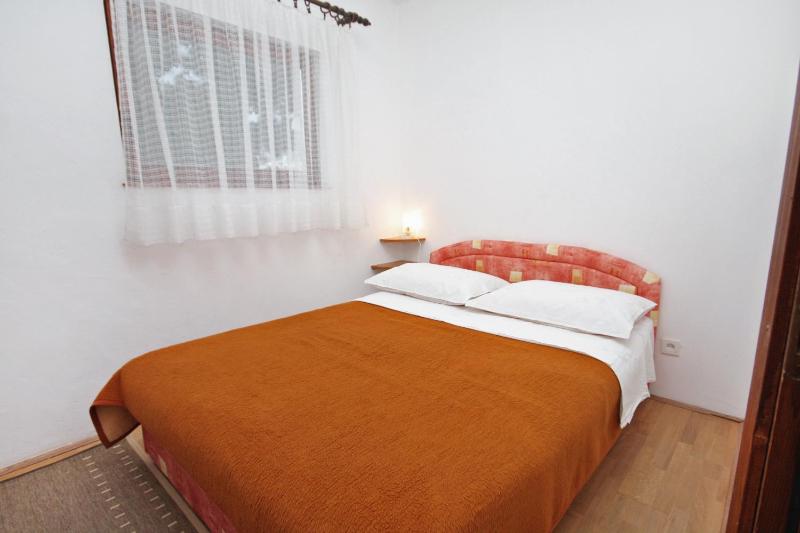 One-Bedroom Apartment with Balcony and Sea View image 1