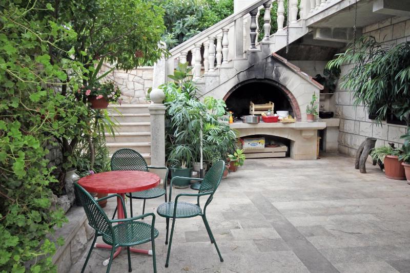 Apartments with parking space Supetar Brac - 5676 - image 4