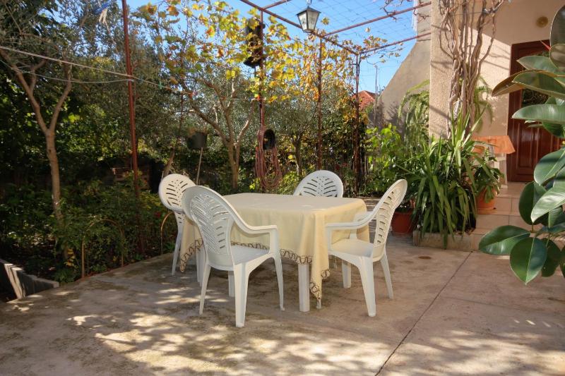One-Bedroom Apartment with Terrace image 3