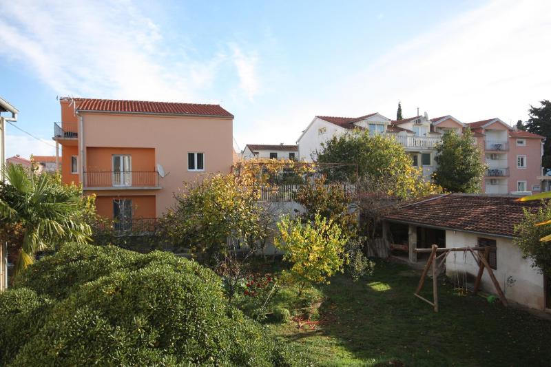 One-Bedroom Apartment with Terrace image 3