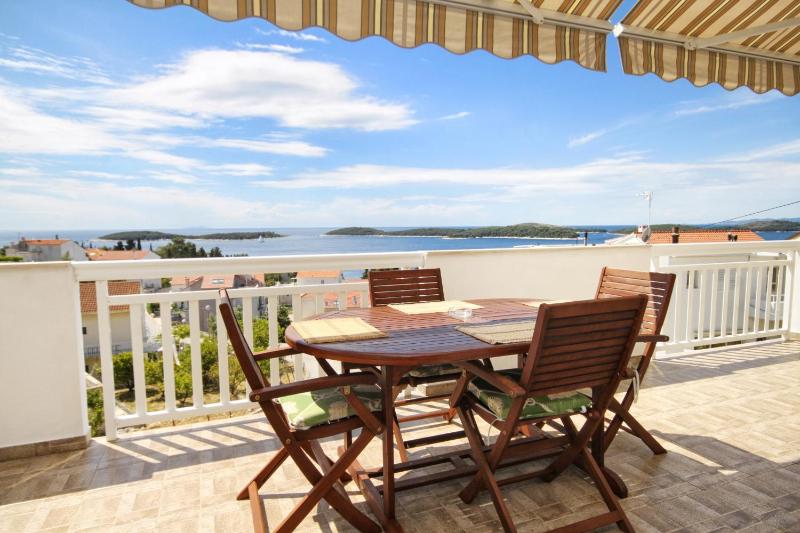 Apartments with a parking space Hvar - 5719 - image 29