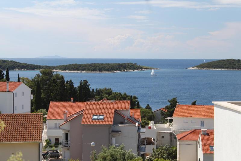 Apartments with a parking space Hvar - 5719 - image 16