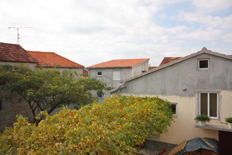 One-Bedroom Apartment with Balcony and Sea View image 2