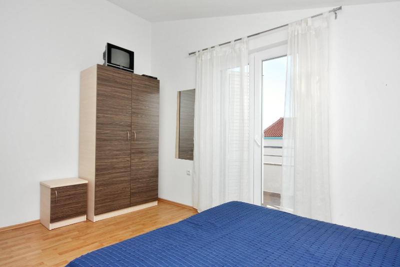 Studio with Balcony and Sea View image 3