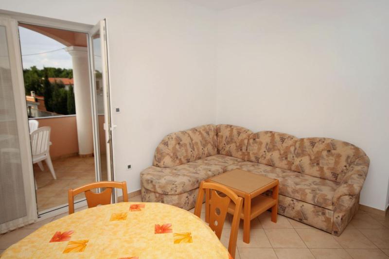 One-Bedroom Apartment with Terrace and Sea View image 1